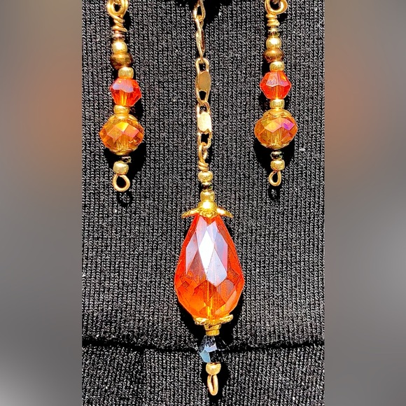 Handcrafted necklace of vivid peach & black vintage beads with dangling charms - Picture 6 of 8